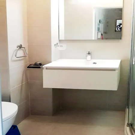 In With Sea View, Cleaning Included Lägenhet